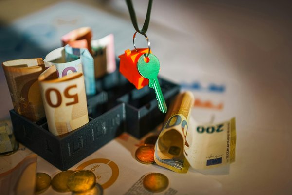 How Can Smart Home Technology Improve Our Daily Living in the UK?